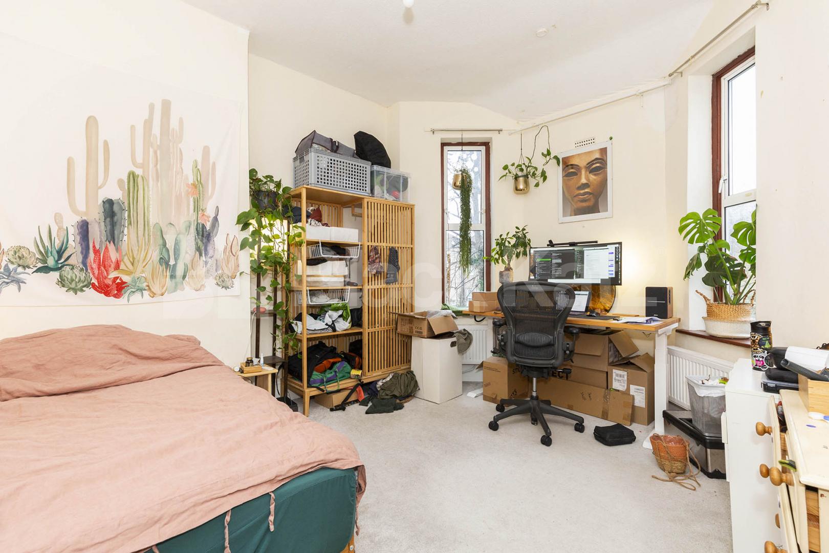 4 bedroom house split over 3 floors with 2 receptions, garden and 2 bathrooms Forburg Road, Stoke Newinton